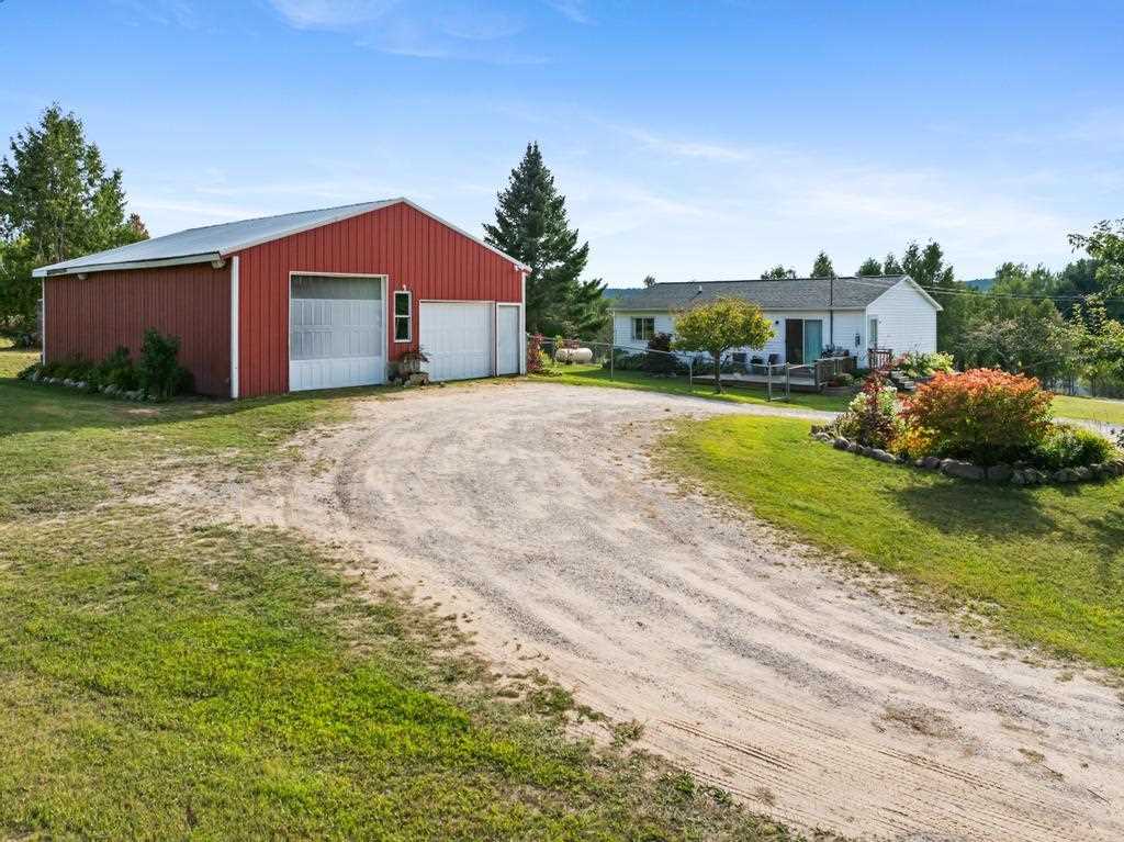 3082 Jensen Road