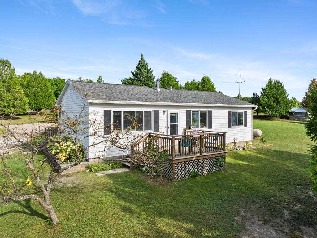 3082 Jensen Road