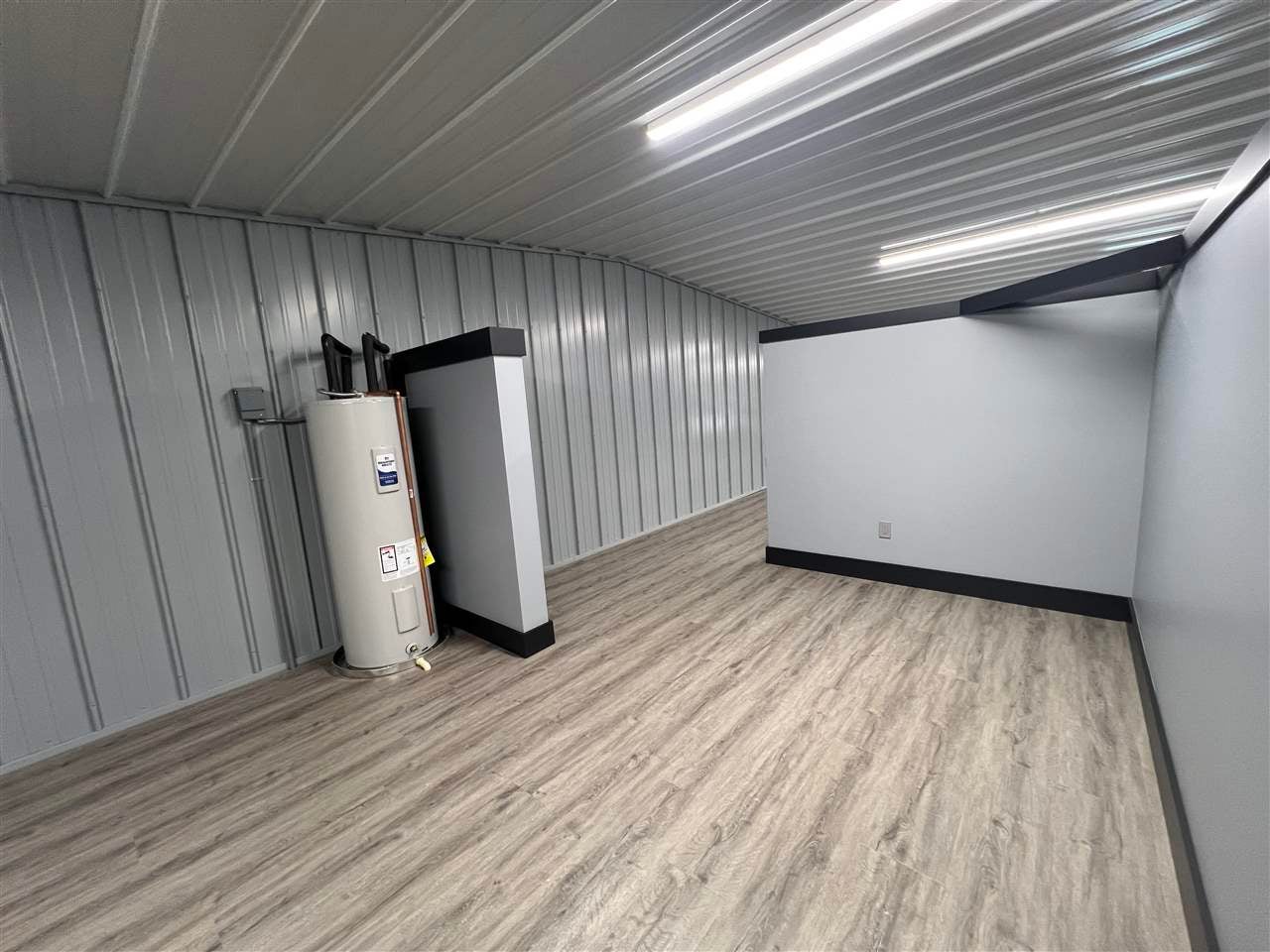 8932 Moeller Unit: 19