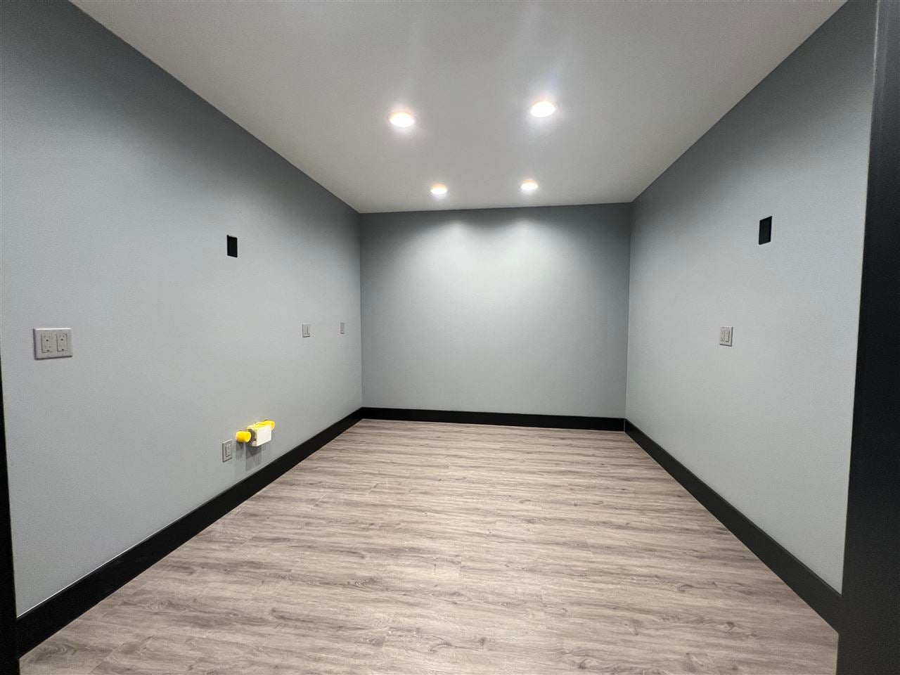 8932 Moeller Unit: 19