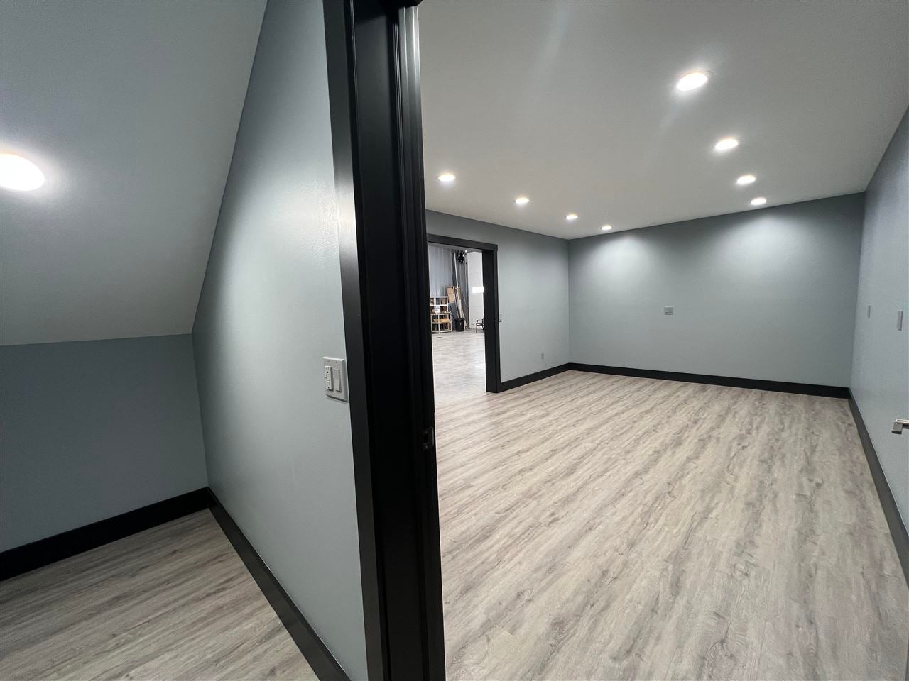 8932 Moeller Unit: 19