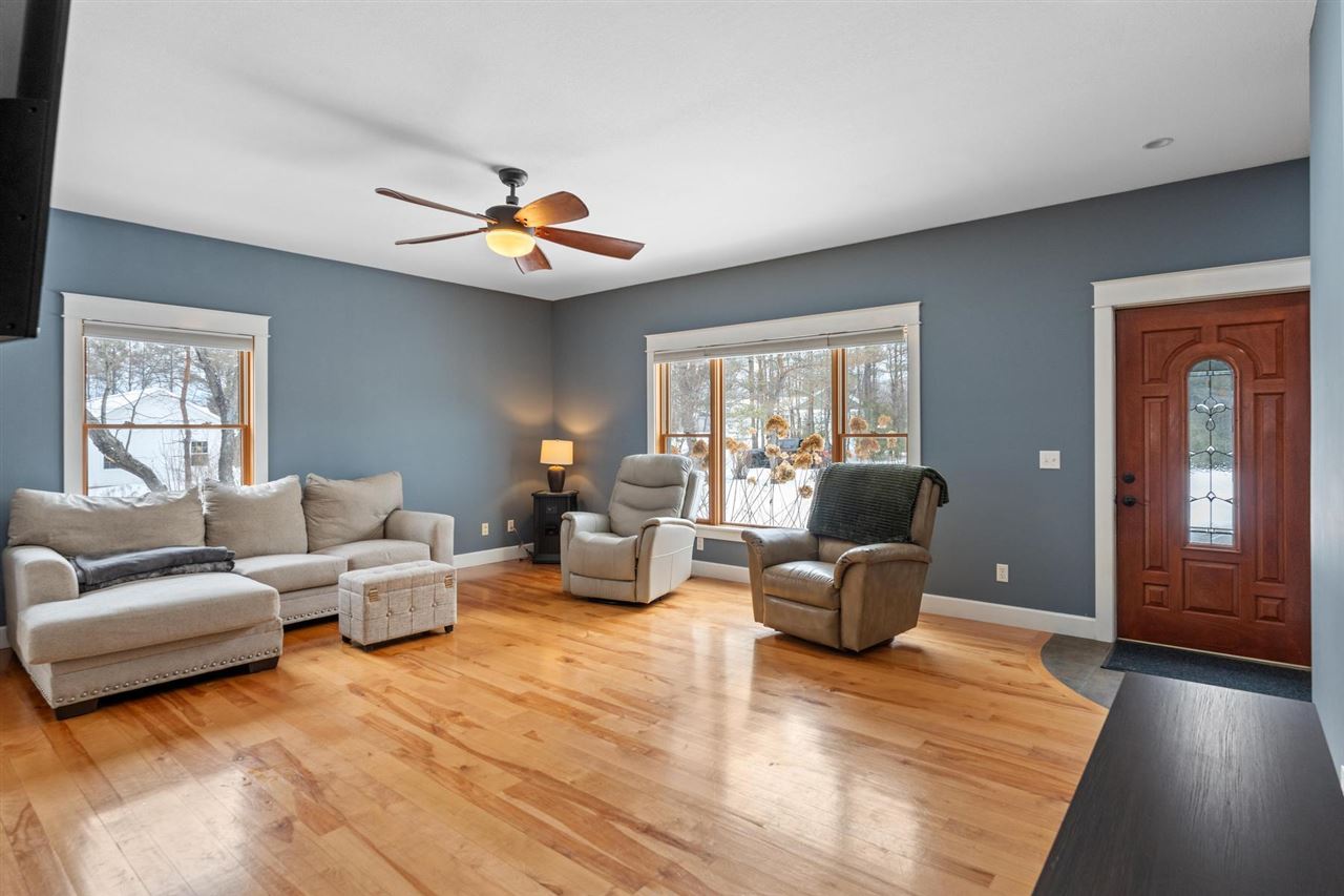 1593 Penny Lane