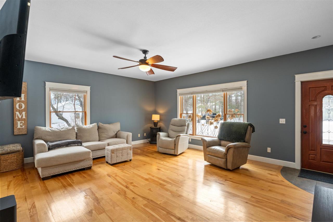 1593 Penny Lane