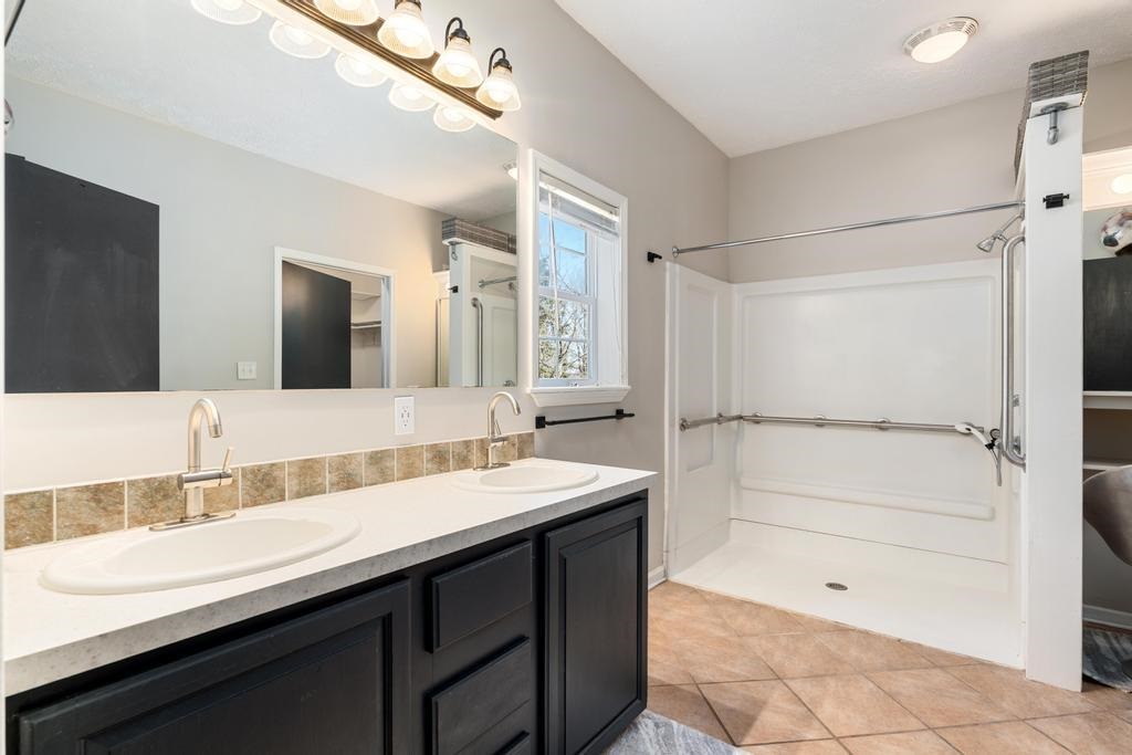 05095 Castleview Drive