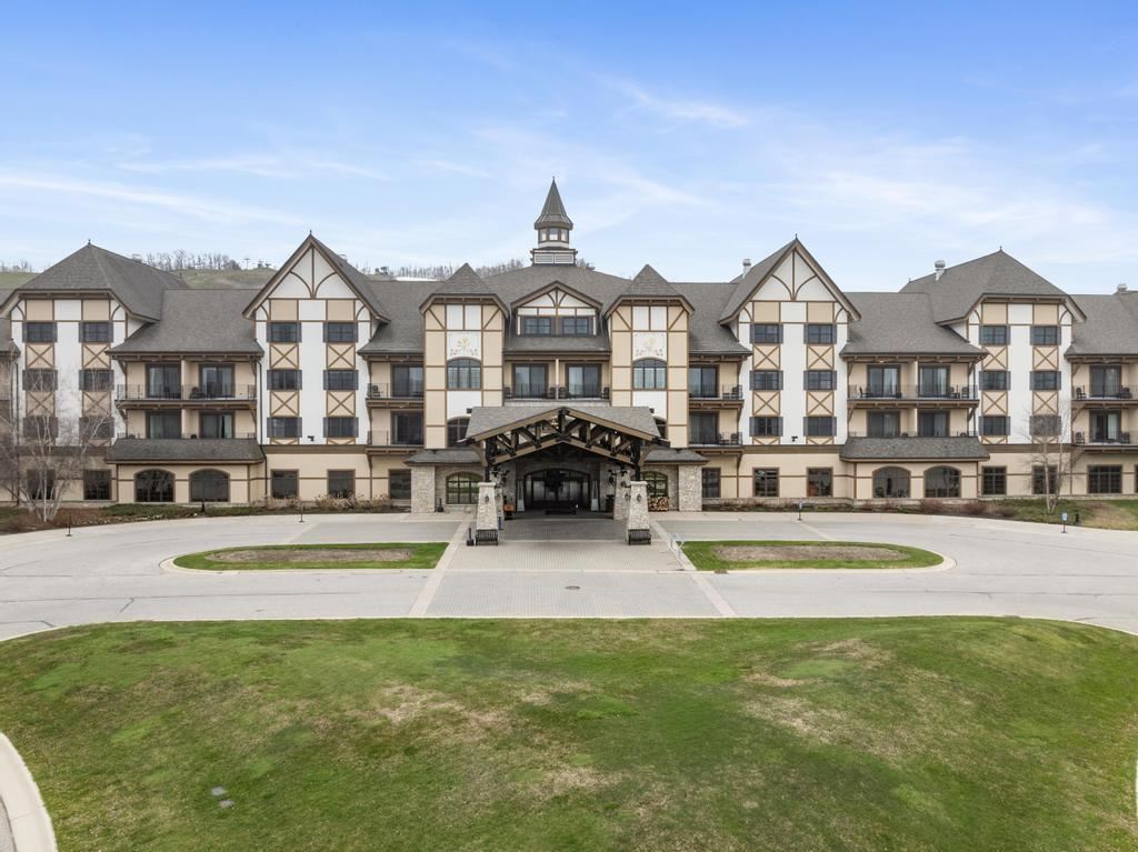2780 Boyne Mountain, Rms 231 & 233 Road Unit: 58