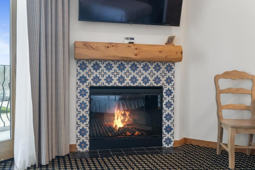 2780 Boyne Mountain, Rms 231 & 233 Road Unit: 58
