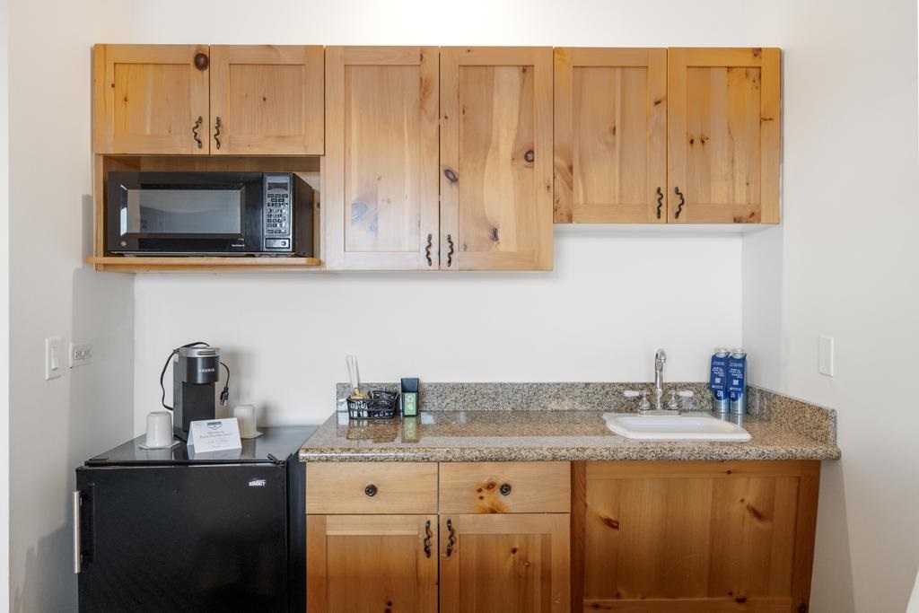 2780 Boyne Mountain, Rms 231 & 233 Road Unit: 58