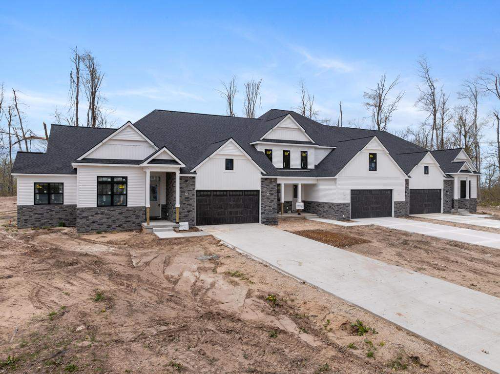 809 Fairways Drive Unit: 17