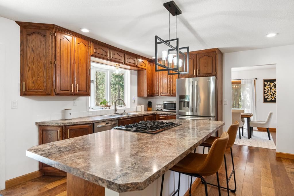 2500 Hemlock Lane