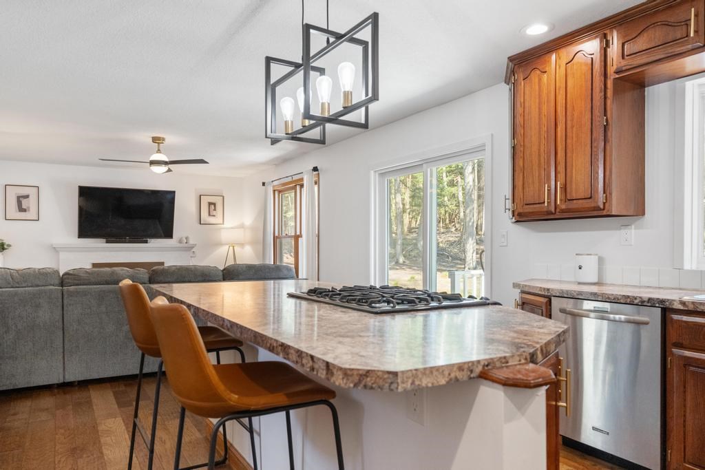 2500 Hemlock Lane
