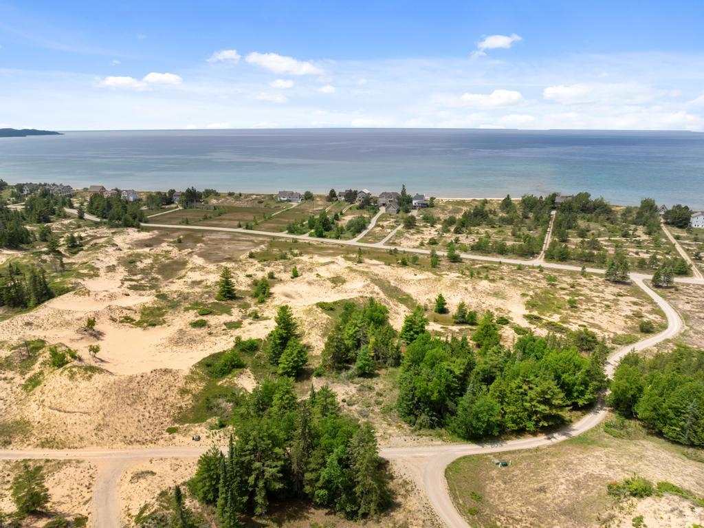 3645 Sturgeon Bay Shore Trail
