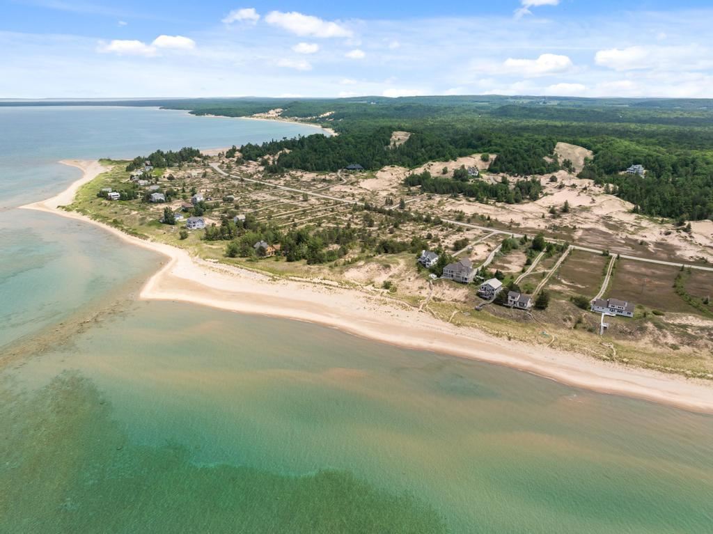 3645 Sturgeon Bay Shore Trail