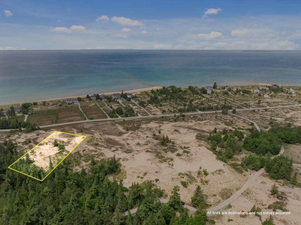 3645 Sturgeon Bay Shore Trail