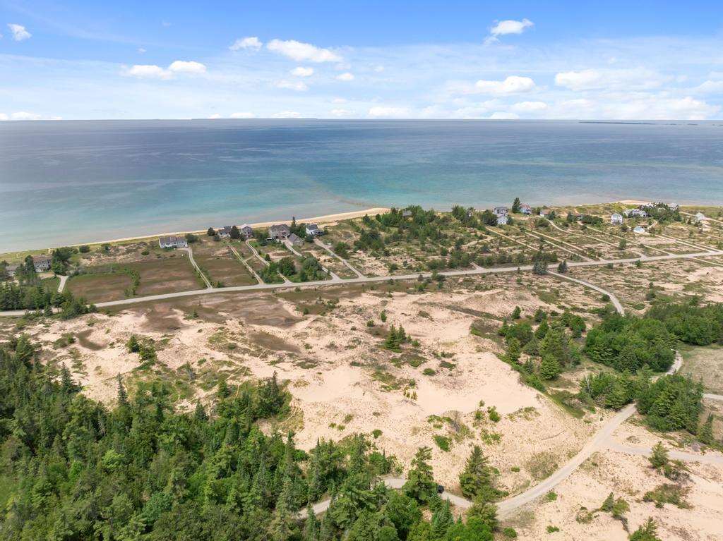 3645 Sturgeon Bay Shore Trail