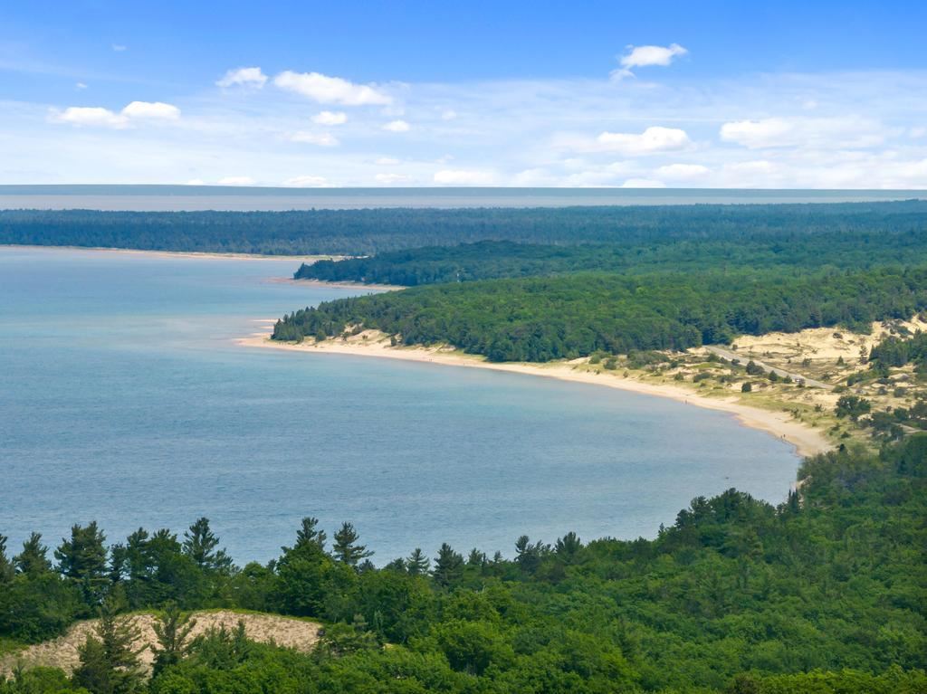 3645 Sturgeon Bay Shore Trail