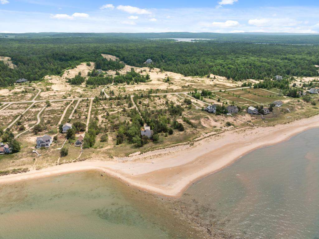 3645 Sturgeon Bay Shore Trail