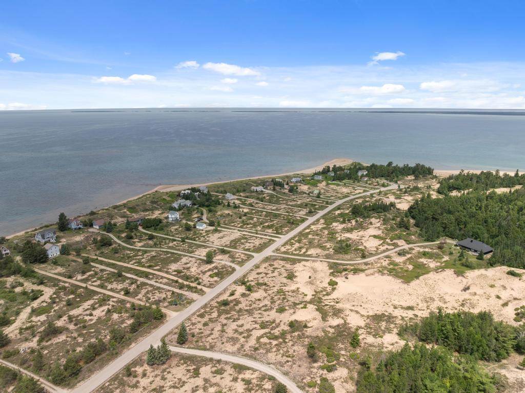 3645 Sturgeon Bay Shore Trail