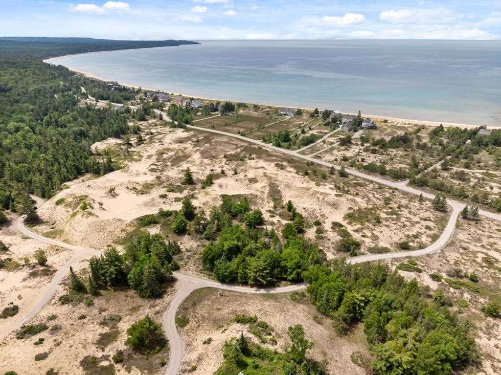 3645 Sturgeon Bay Shore Trail