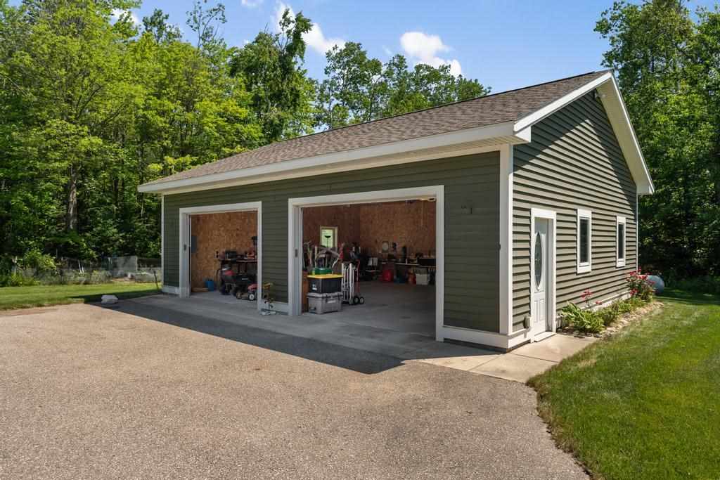 9421 Pickerel Lake Road