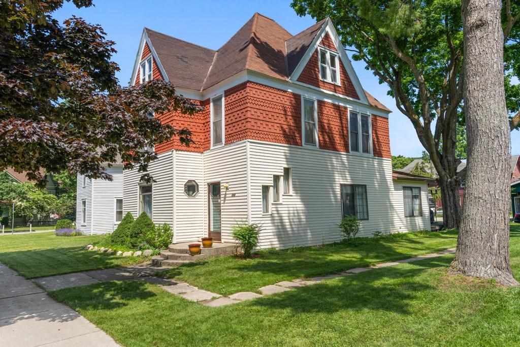 212 Nichols Street