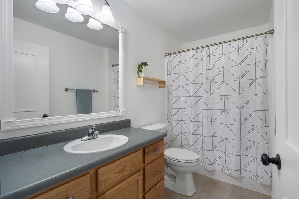 5976 Walloon Meadow Circle