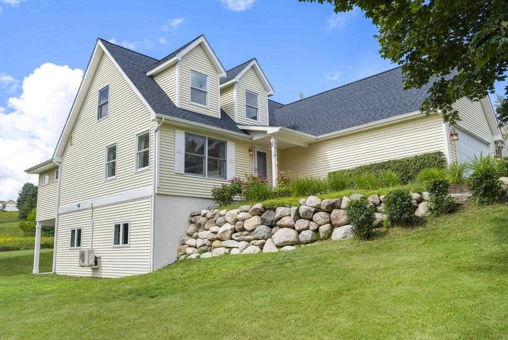 5976 Walloon Meadow Circle