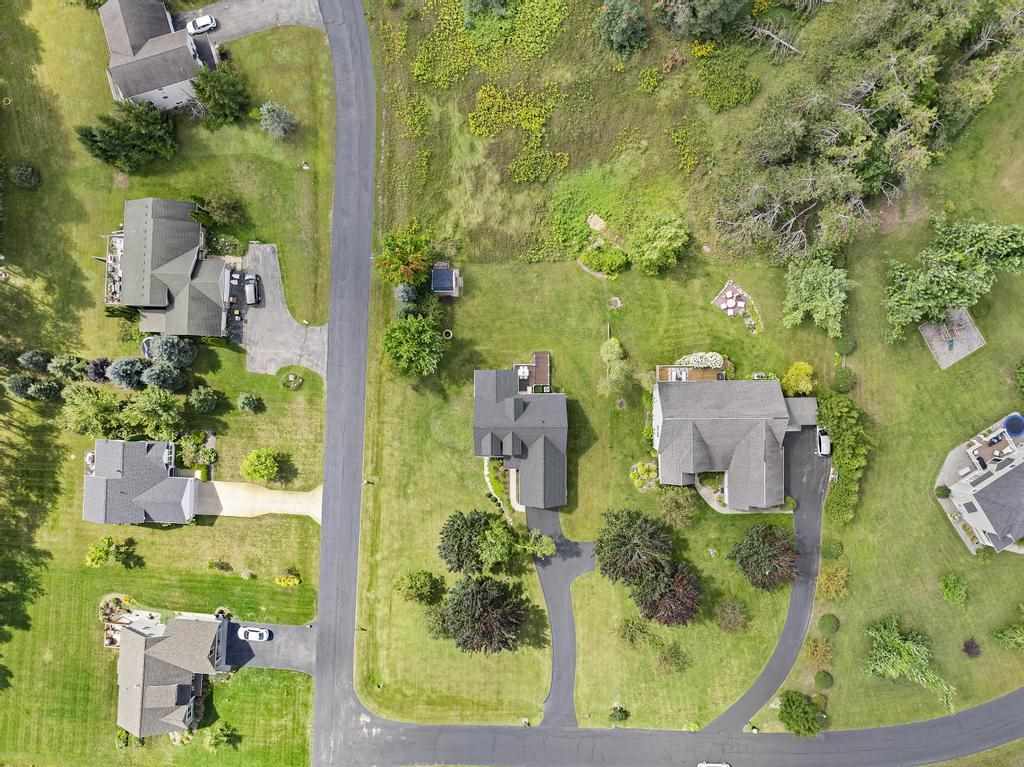 5976 Walloon Meadow Circle