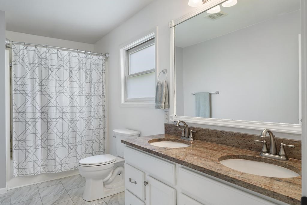 5976 Walloon Meadow Circle
