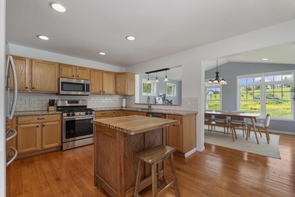 5976 Walloon Meadow Circle