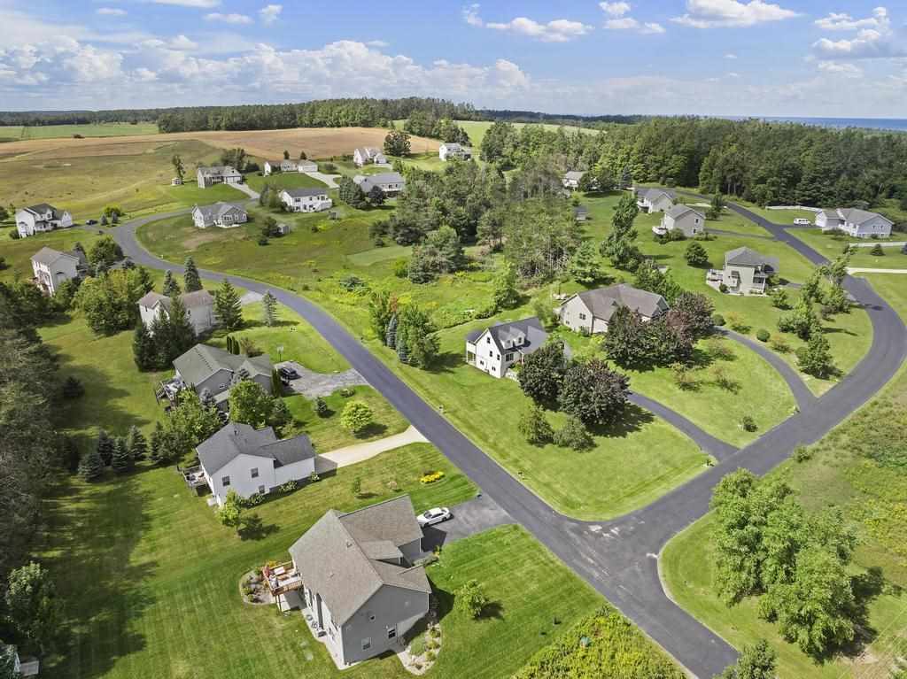 5976 Walloon Meadow Circle