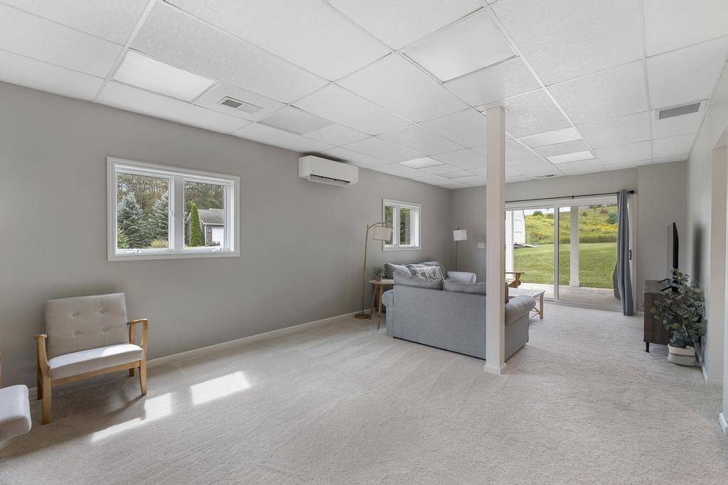 5976 Walloon Meadow Circle