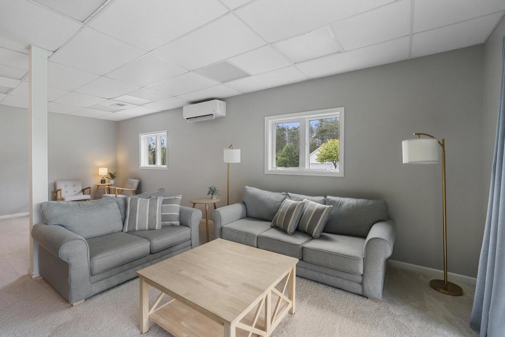 5976 Walloon Meadow Circle