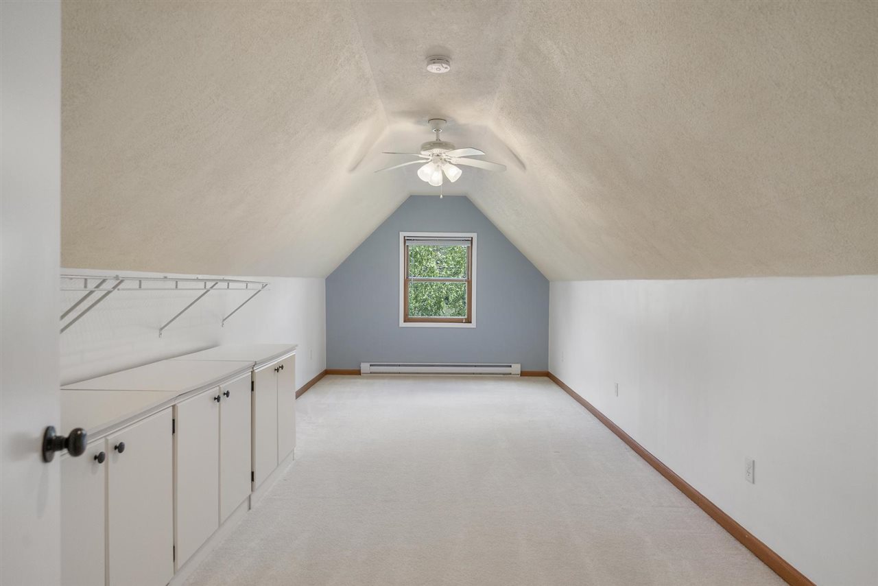5976 Walloon Meadow Circle