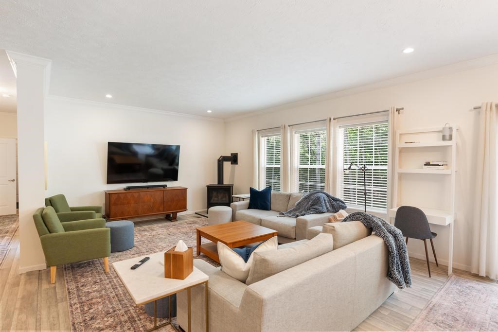1789 Lalonde Road