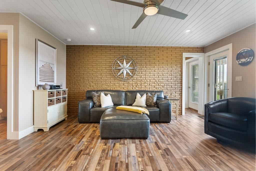 3220 Merritt Street Unit: 6