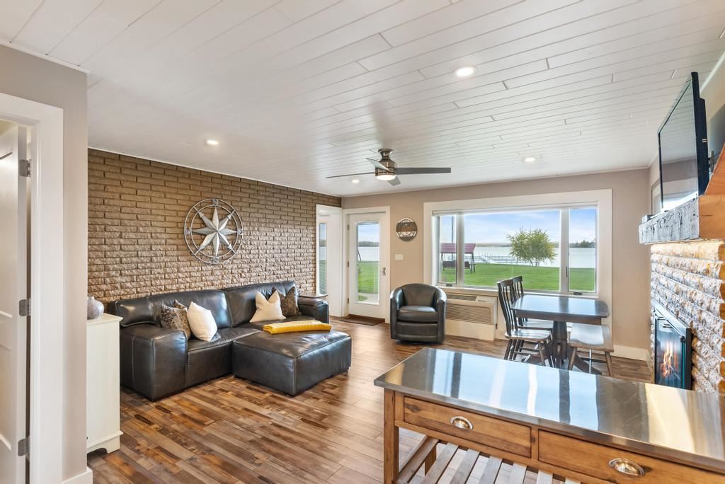 3220 Merritt Street Unit: 6