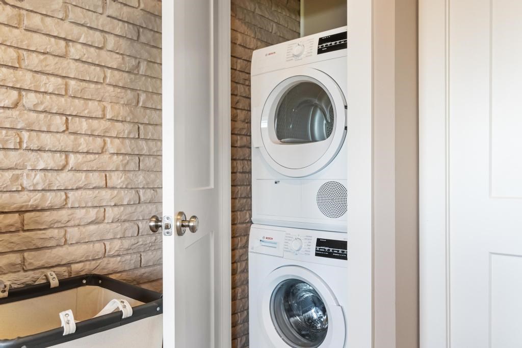 3220 Merritt Street Unit: 6