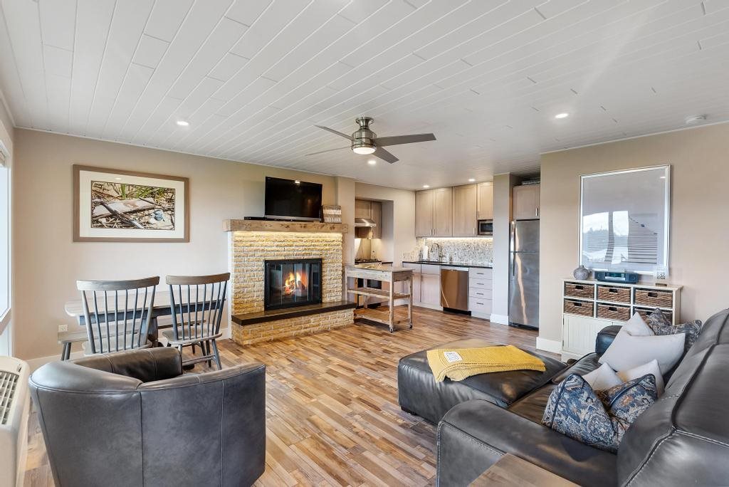 3220 Merritt Street Unit: 6