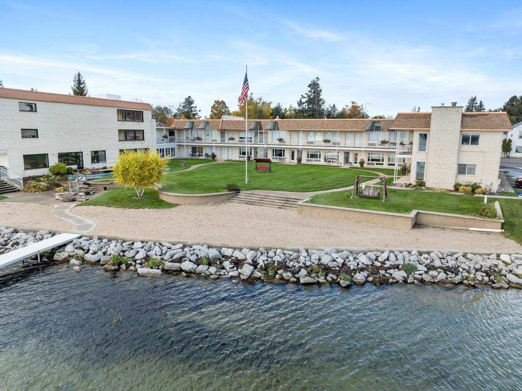 3220 Merritt Street Unit: 6