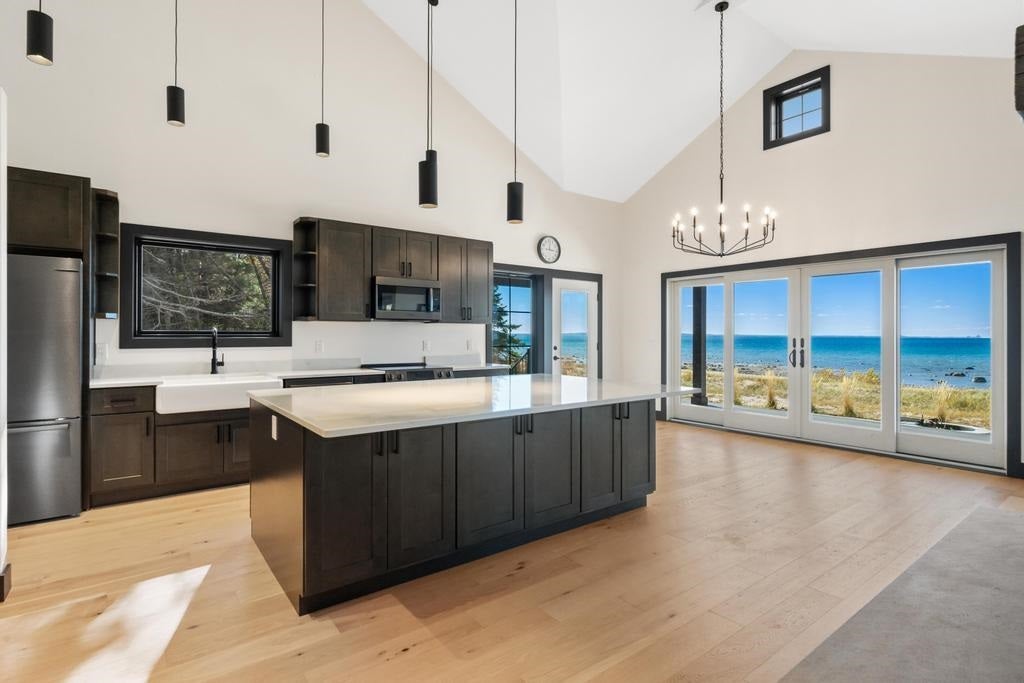 5060 Lower Shore Drive