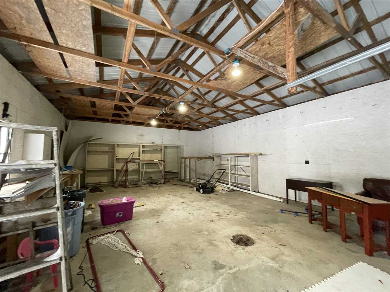 7731 Moore Rd
