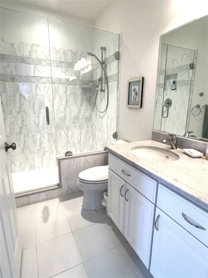 214 Harbor Drive East Unit: 26