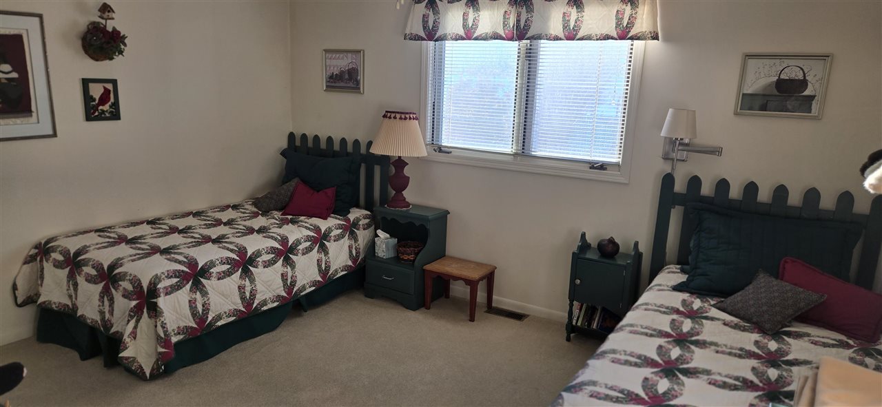 1105 Charlo
