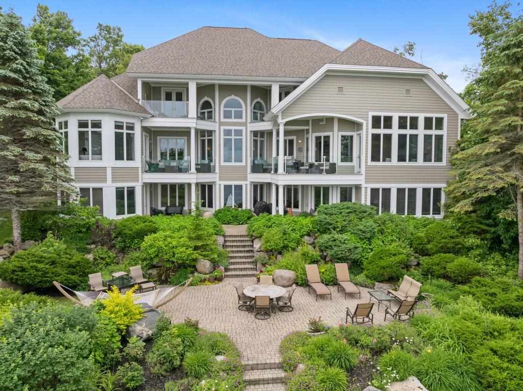 6804 Preserve Drive