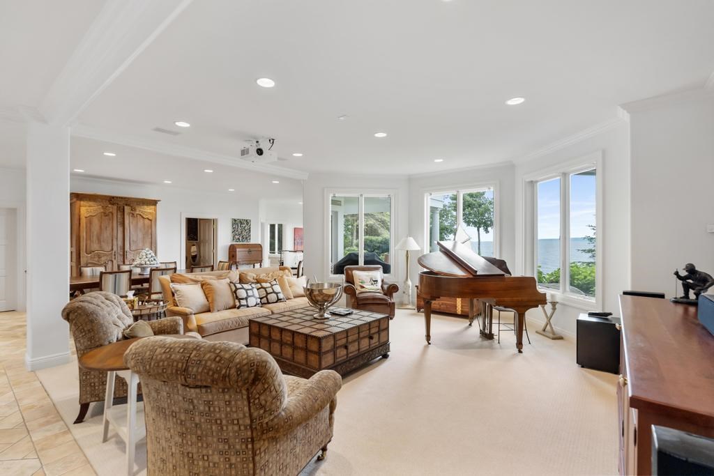 6804 Preserve Drive
