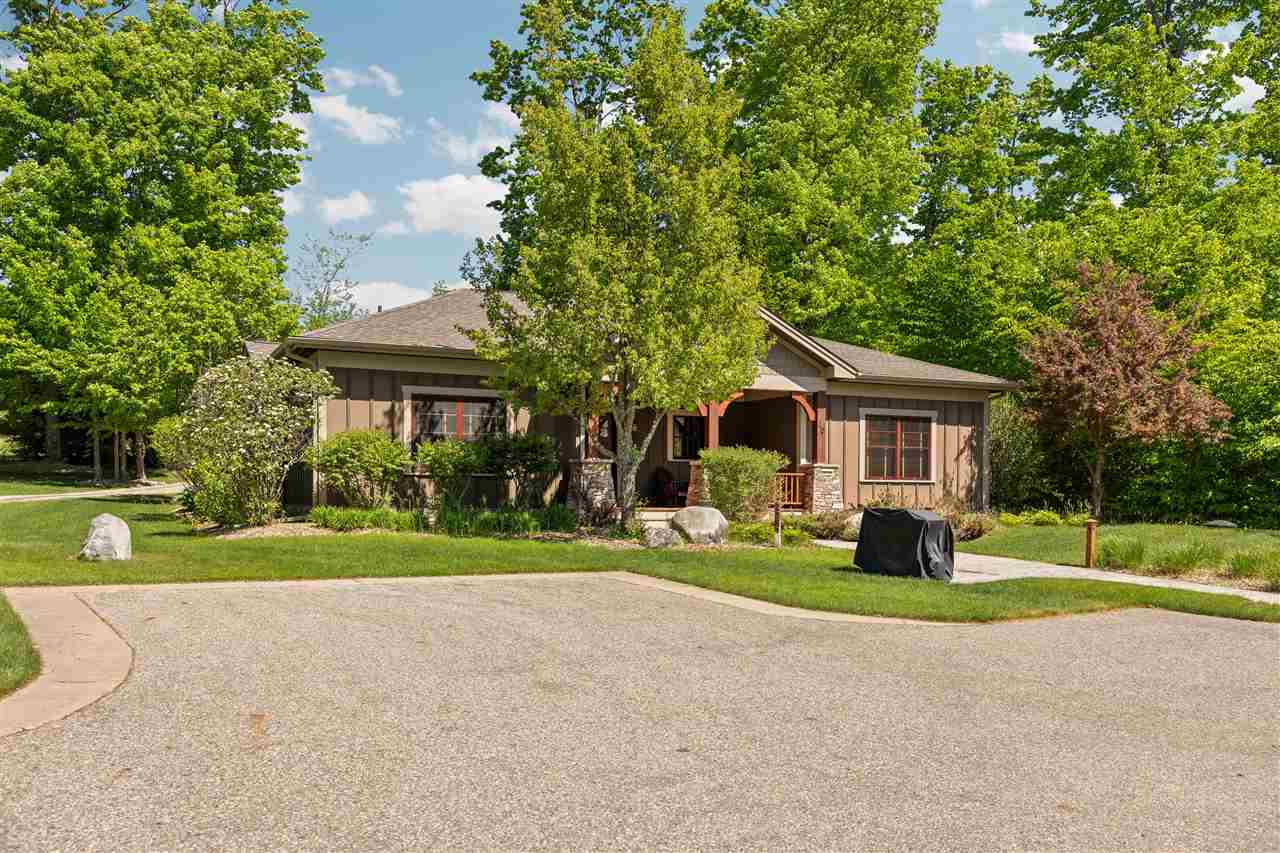 2585 Cottage Lane