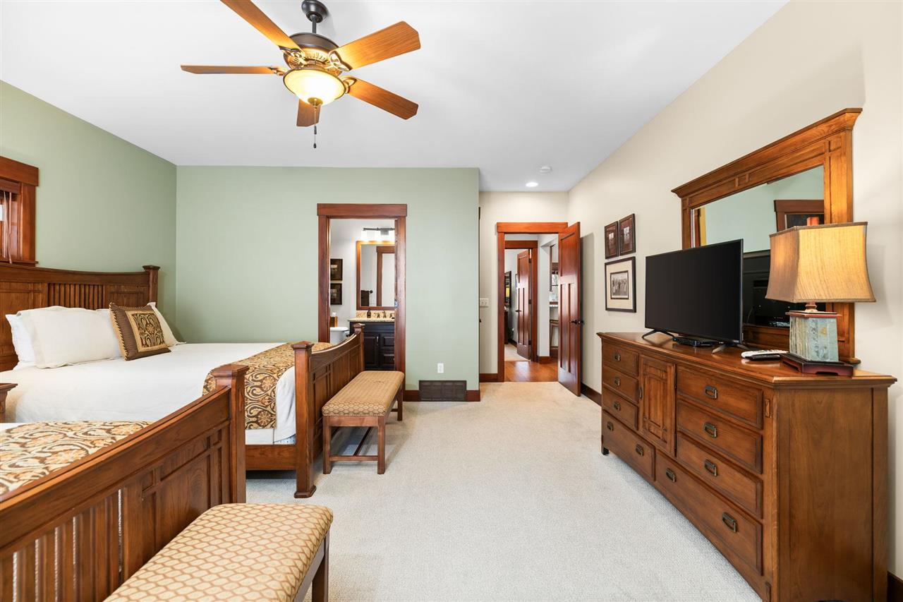 2585 Cottage Lane