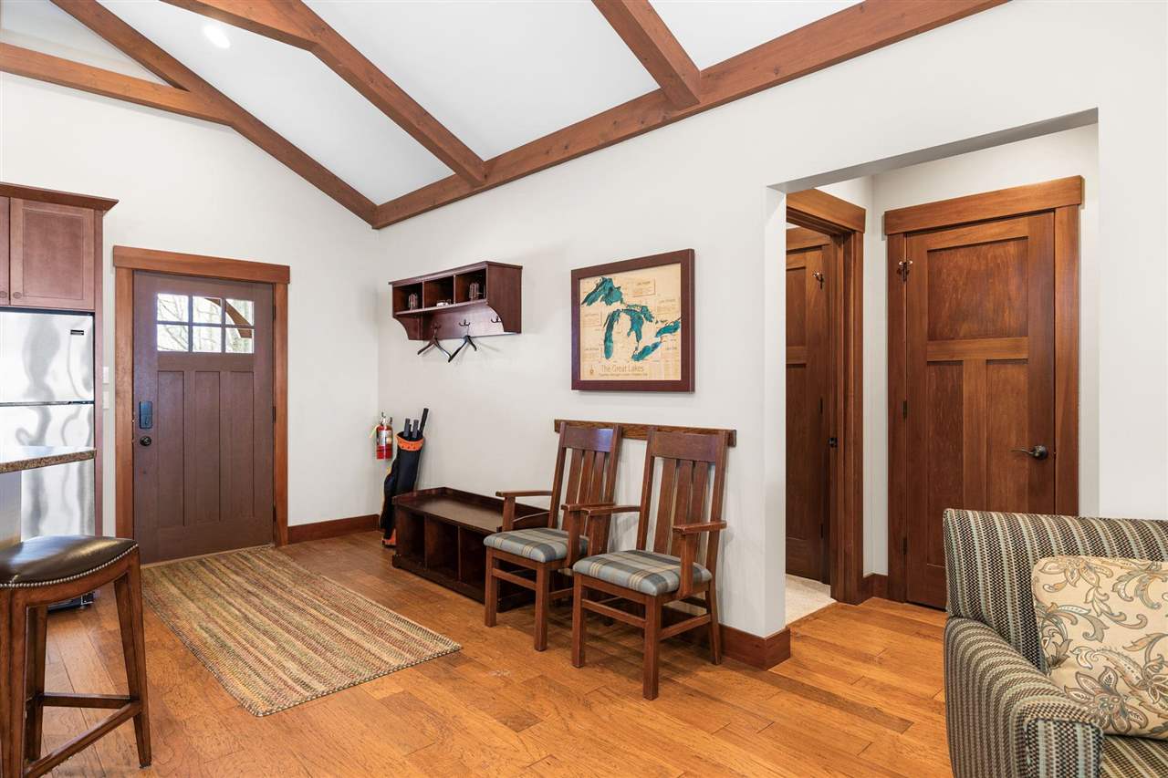 2585 Cottage Lane