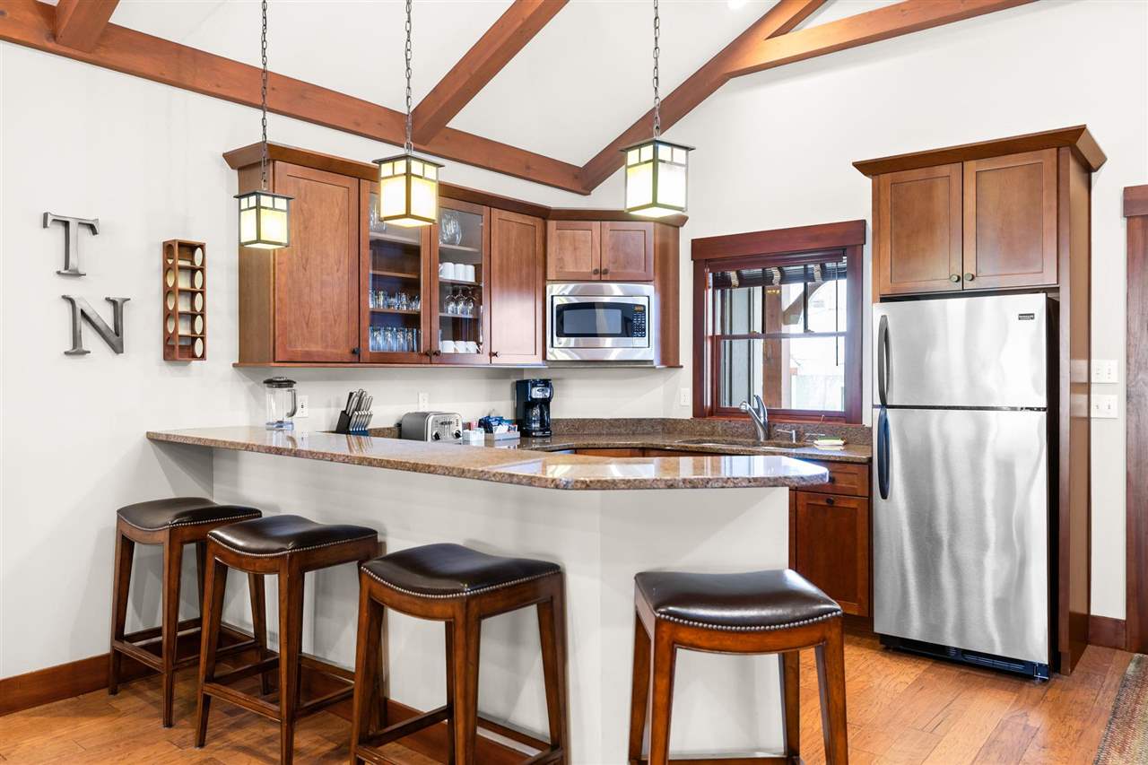 2585 Cottage Lane