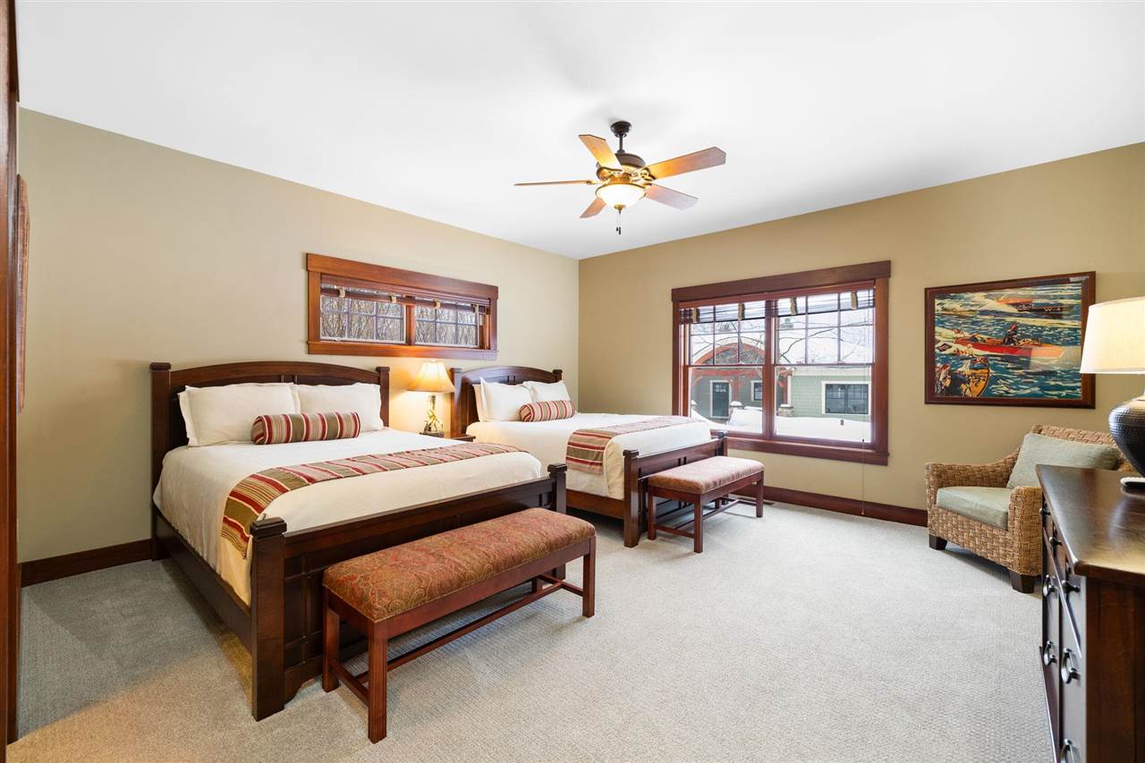 2585 Cottage Lane